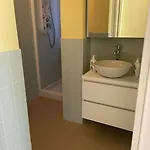 בית נופש Ocean View With Fast Wi-fi And Elevator To Town