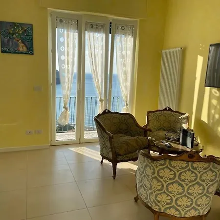 Ocean View With Fast Wi-fi And Elevator To Town Ferienhaus